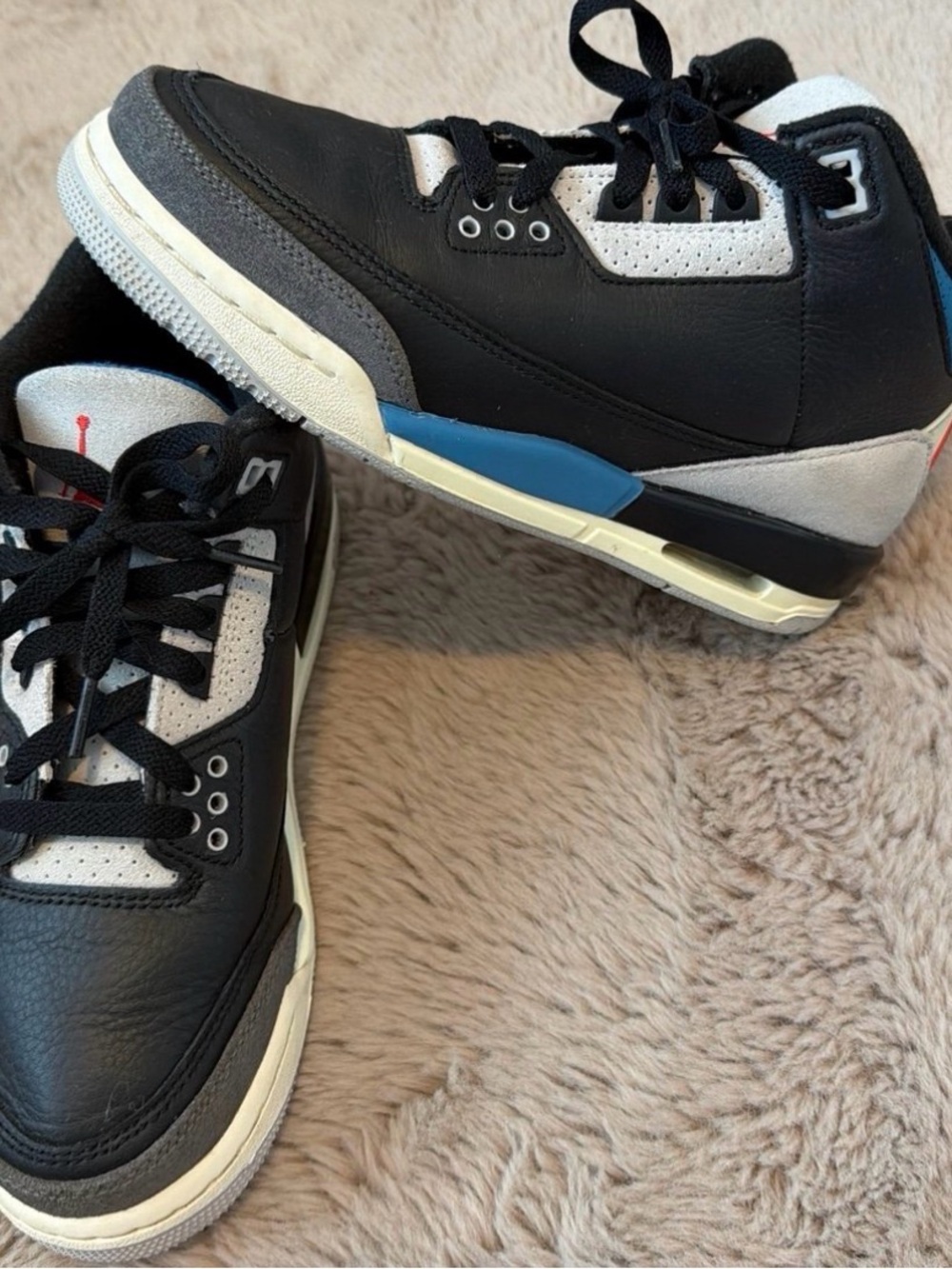 Air Jordan Kids' Grade School 3 Retro size 6Y